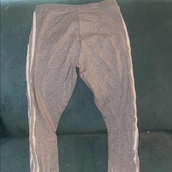 Adidas Grey Striped Leggings size small - Picture 4 of 4